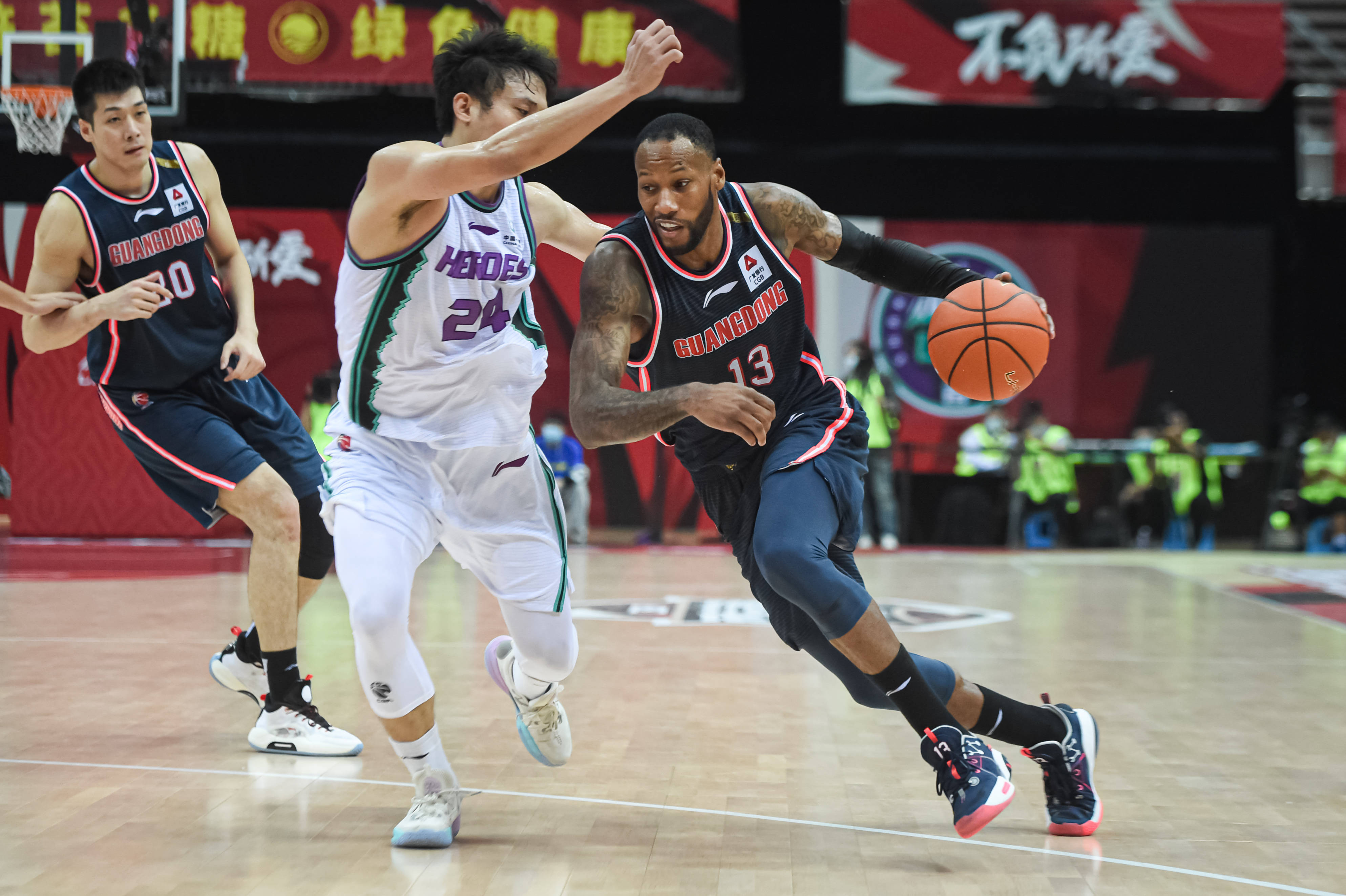 摩纳哥训练开放日,清晨门线救险引欢呼,CBA季后赛在即,心理建设被强调(双儿皇子到军营慰问) 摩纳哥训练开放日,清晨门线救险引欢呼,CBA季后赛在即,心理建设被强调(双儿皇子到军营慰问)